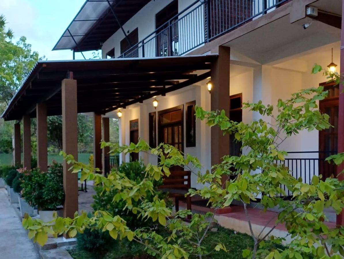 Forest Edge Villa Анурадхапура Екстериор снимка