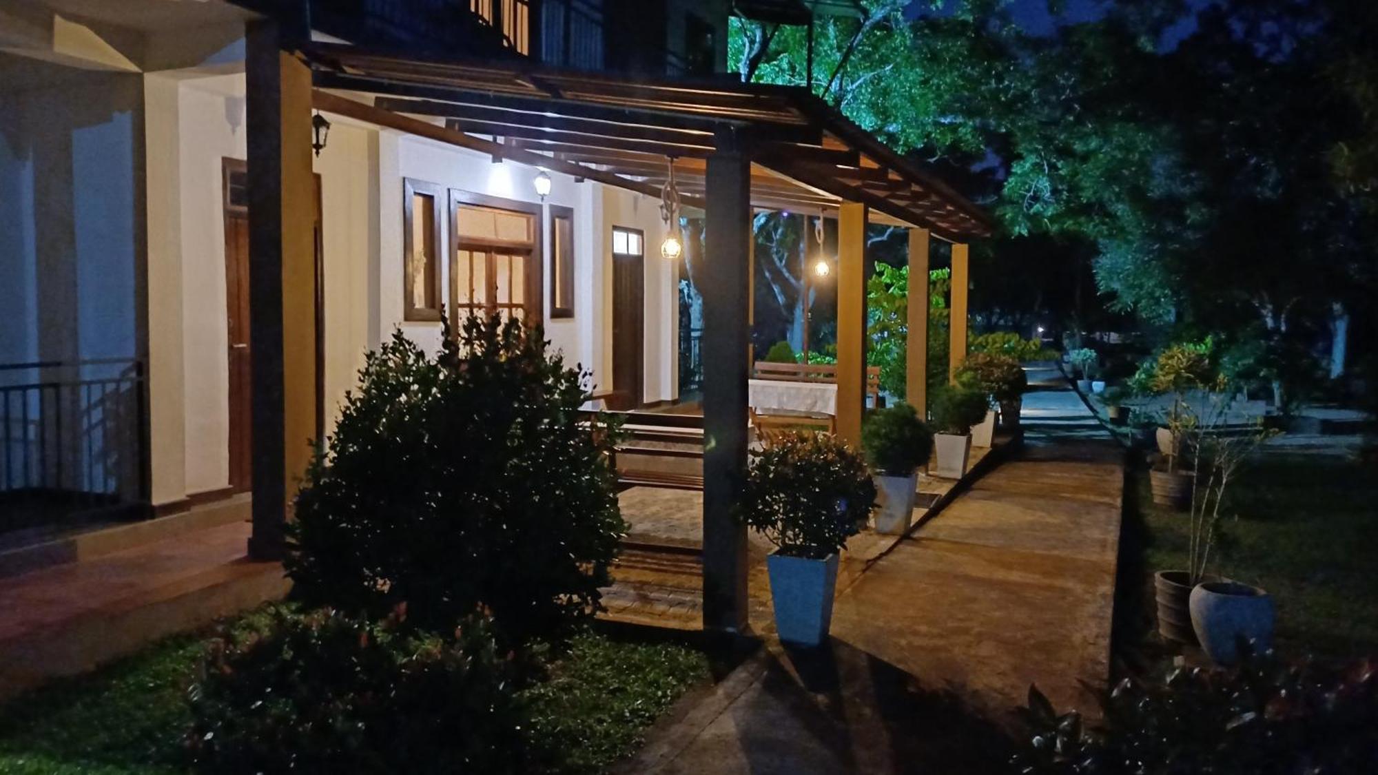 Forest Edge Villa Анурадхапура Екстериор снимка
