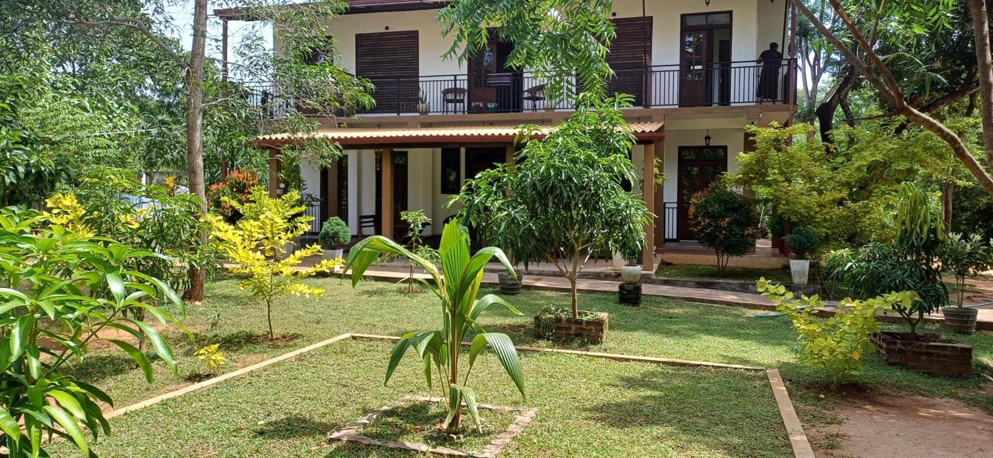 Forest Edge Villa Анурадхапура Екстериор снимка